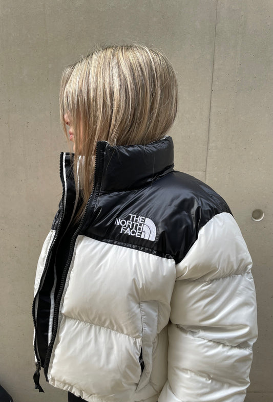 THE NORTH FACE WMNS NUPSTE CROPPED JACKET